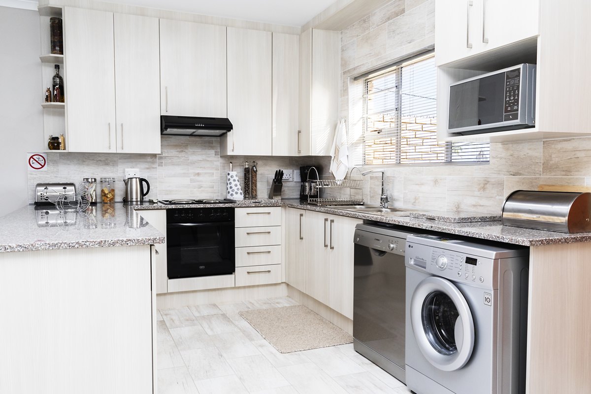 m_SettleInn_16_AstinSampson